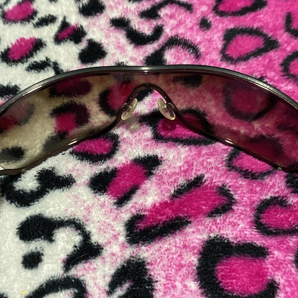 CHANEL SUNGLASSES - Picture 3 of 5